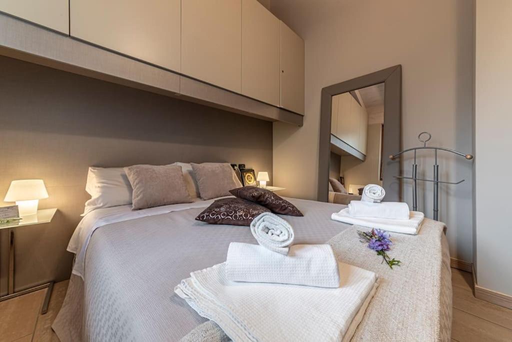 La Dolce Vita - Vista Lago E Piscina Parzanica ภายนอก รูปภาพ