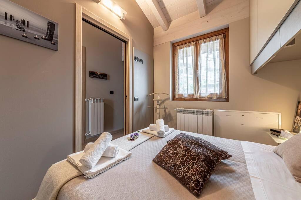 La Dolce Vita - Vista Lago E Piscina Parzanica ภายนอก รูปภาพ