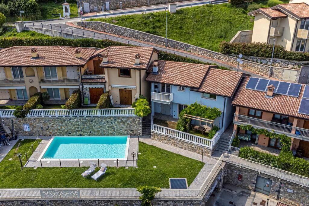 La Dolce Vita - Vista Lago E Piscina Parzanica ภายนอก รูปภาพ