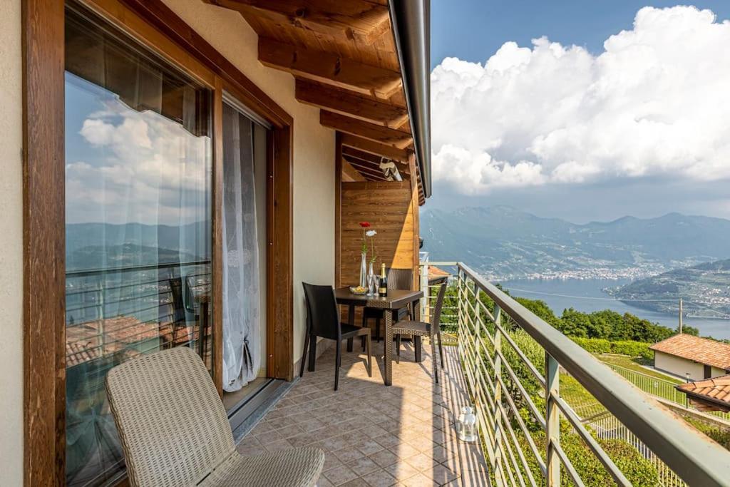 La Dolce Vita - Vista Lago E Piscina Parzanica ภายนอก รูปภาพ